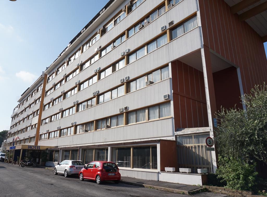 Отель Ibis Styles Roma Aurelia Экстерьер фото